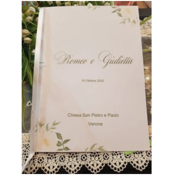 Libretto messa con fiori bianchi