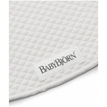 Babybjorn bib for carrier 031121 1020301-0645