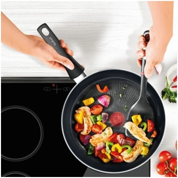 Patelnia Tefal Titanium Force 24cm C2920453