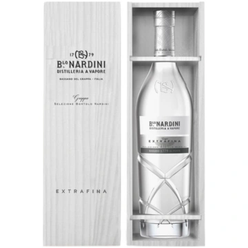 Nardini Extrafine Grappa in a 70cl wooden case