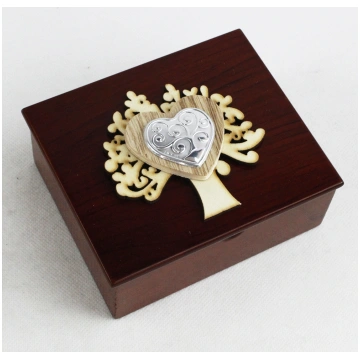 Scatola Portagioie in Legno Cuore e Albero della V