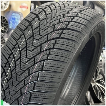 255/35R20 Rockblade Icecruiser 1 97V XL