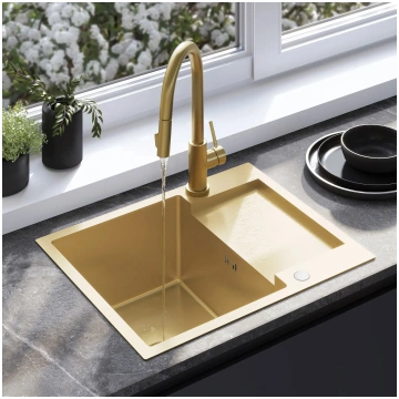 with kitchen faucet Rea