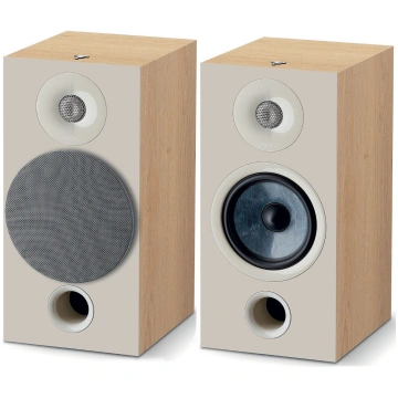 Focal Chora 806 bookshelf loudspeakers, light wood