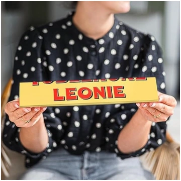 „Toblerone“ ar vārda uzrakstu – personalizēta dzim