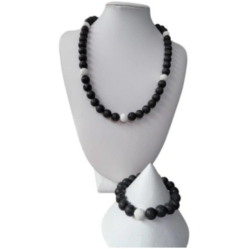 Parure di gioielli, collana e bracciale in pietra 