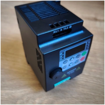1.5kW, 380V Augstas jaudas VFD Invertors 3 fāžu fr