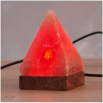 Maza USB galda lampa piramīda datoram Wagner Life