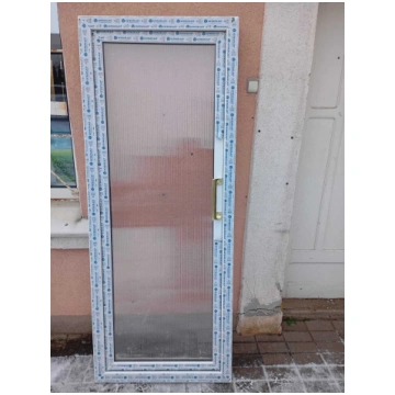 PVC durvis lapenei Storm doors