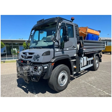Lietots - Mercedes-Benz Unimog U535 mit Schmidt S3
